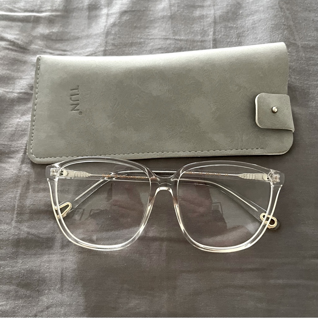 Tijn Transparent Frames With Case
